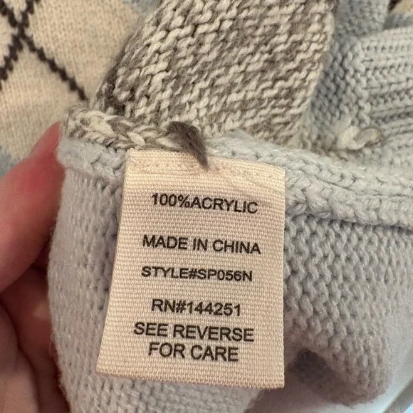 Moon and Madison Argyle Sweater Vest - Picture 3 of 5